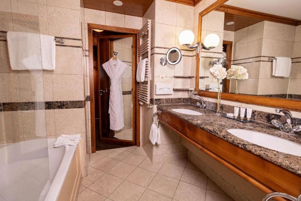 Chambre Deluxe avec balcon privé côté Jura